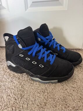 Nike Air Jordan’s Mens Black Suede Basketball Sneakers with Blue Laces - Size 10